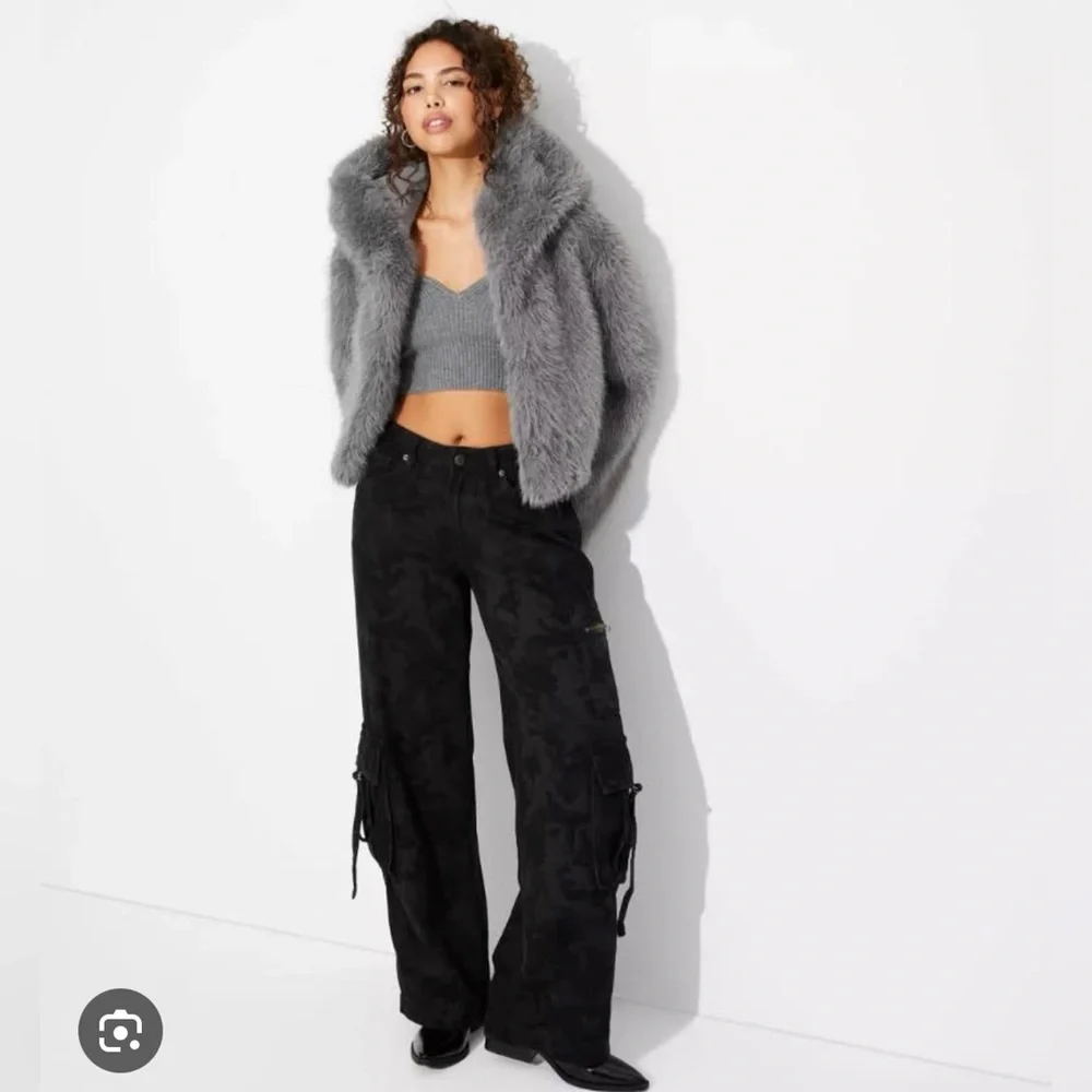 Cropped Hooded Faux Fur Jacket - Picture 2 of 2